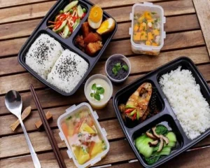 ظروف یکبار مصرف لاکچری 1 ظروف یکبار مصرف لاکچری-سه قسمتی